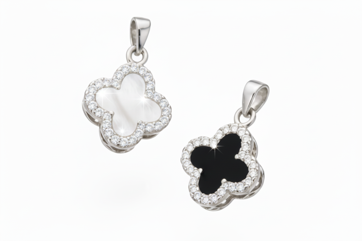 Clover Pendant Necklace – Reversible Elegance