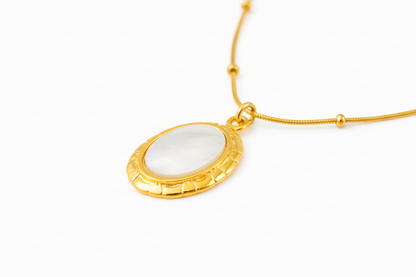 Vintage Oval Gold Mother-of-Pearl Necklace