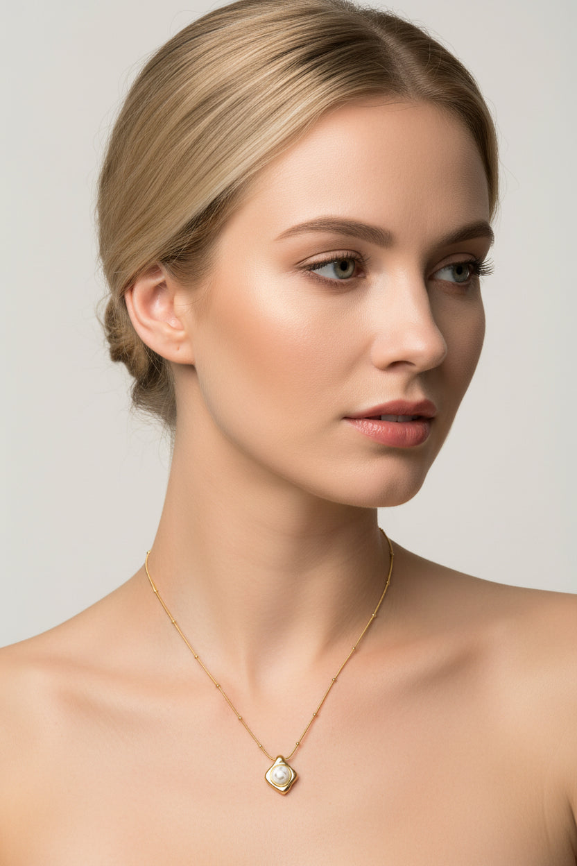 Gold White Agate Pendant Necklace