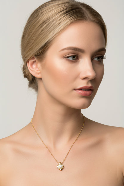 Gold White Agate Pendant Necklace